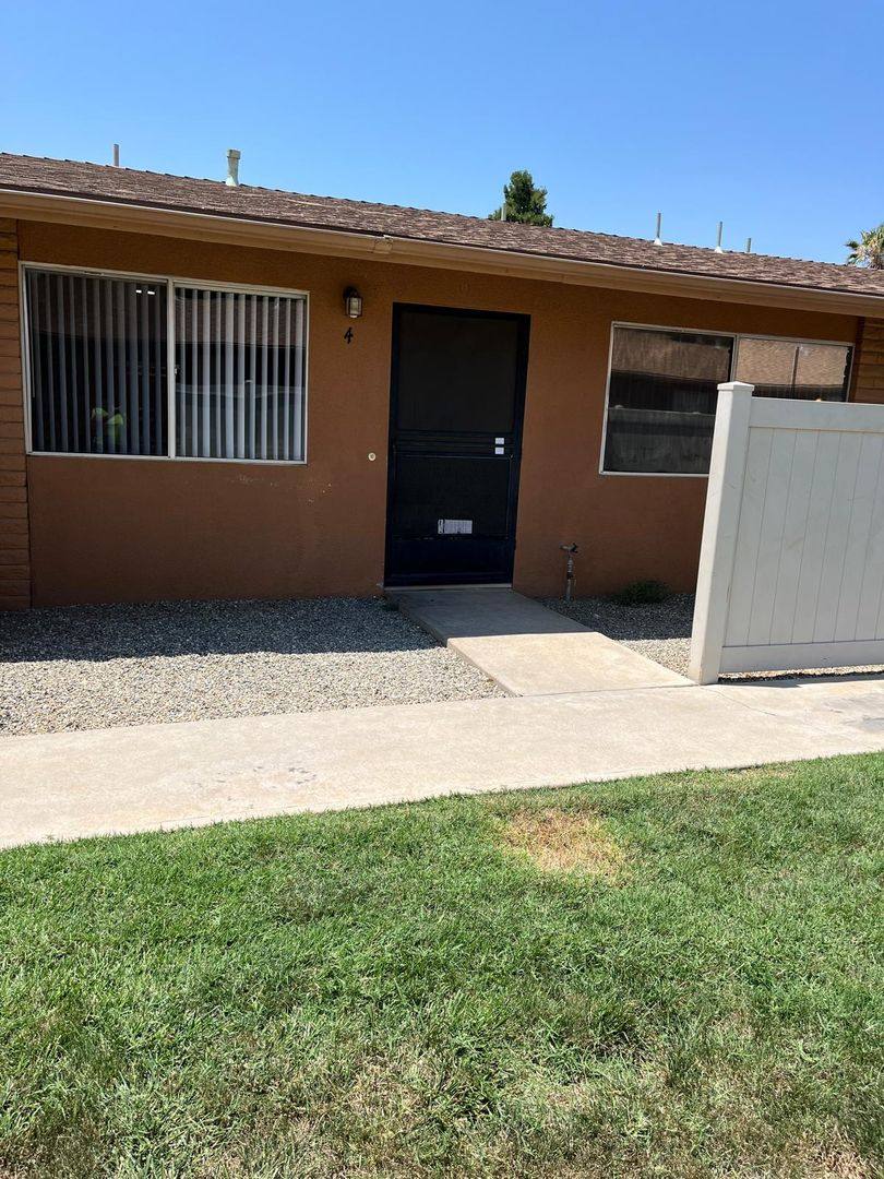 Apartment for rent at 213-217 W County Line Rd, Calimesa, CA 92320