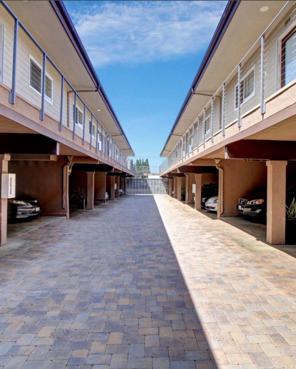 Apartment for rent at 1520 W Carson St, Torrance, CA 90501