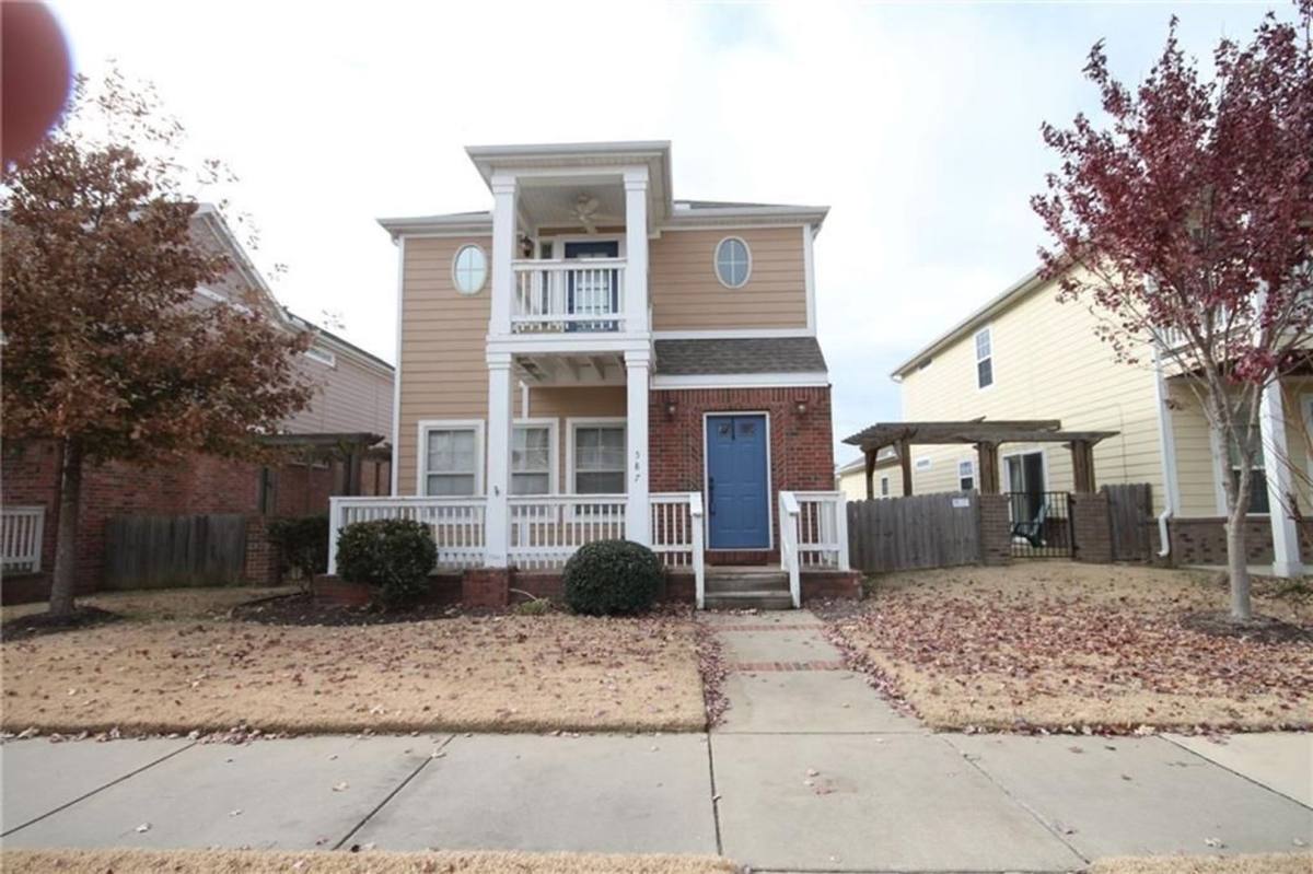 House for rent at 587 N Tennyson Lane, Fayetteville, AR 72704