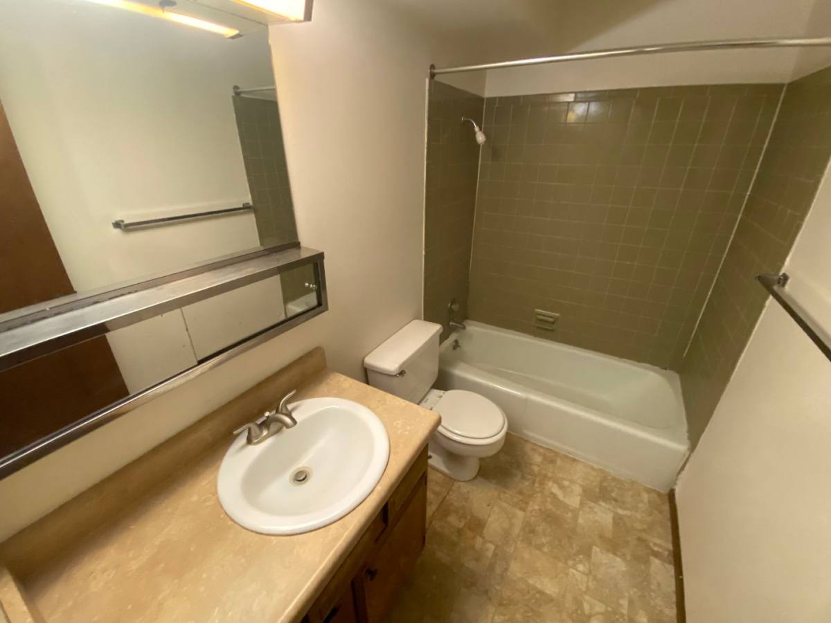 Apartment for rent at 1955 G St, Lincoln, NE 68510