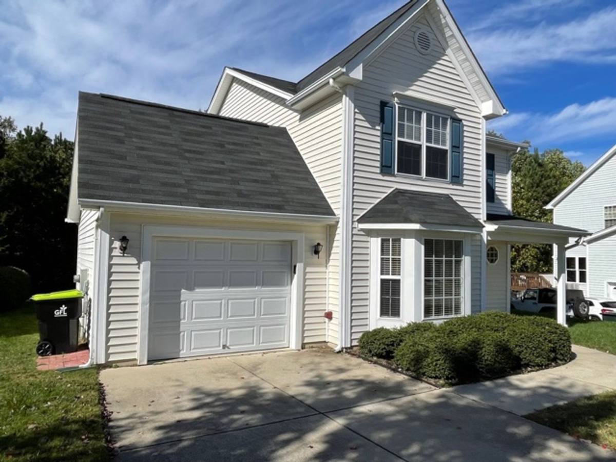 House for rent at 433 Holly Thorn Trace, Holly Springs, NC 27540