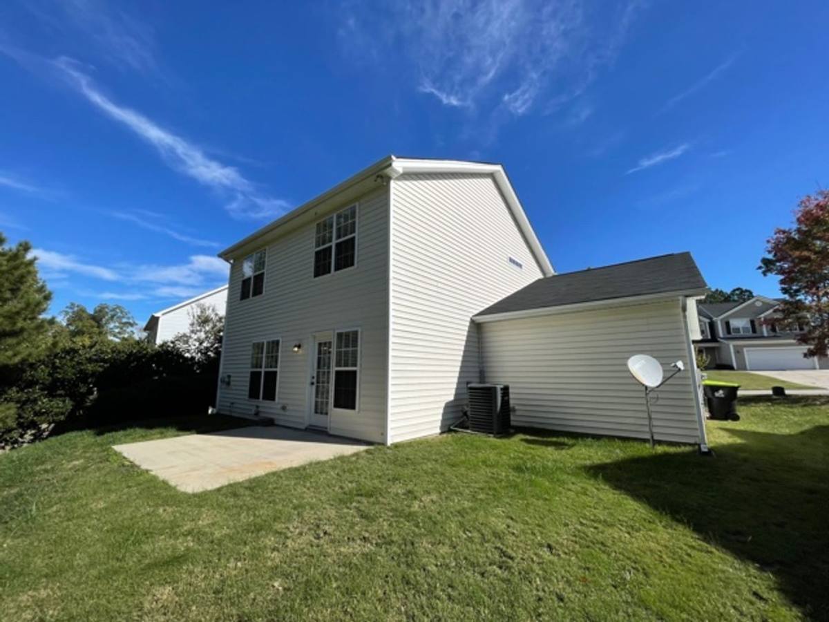 House for rent at 433 Holly Thorn Trace, Holly Springs, NC 27540