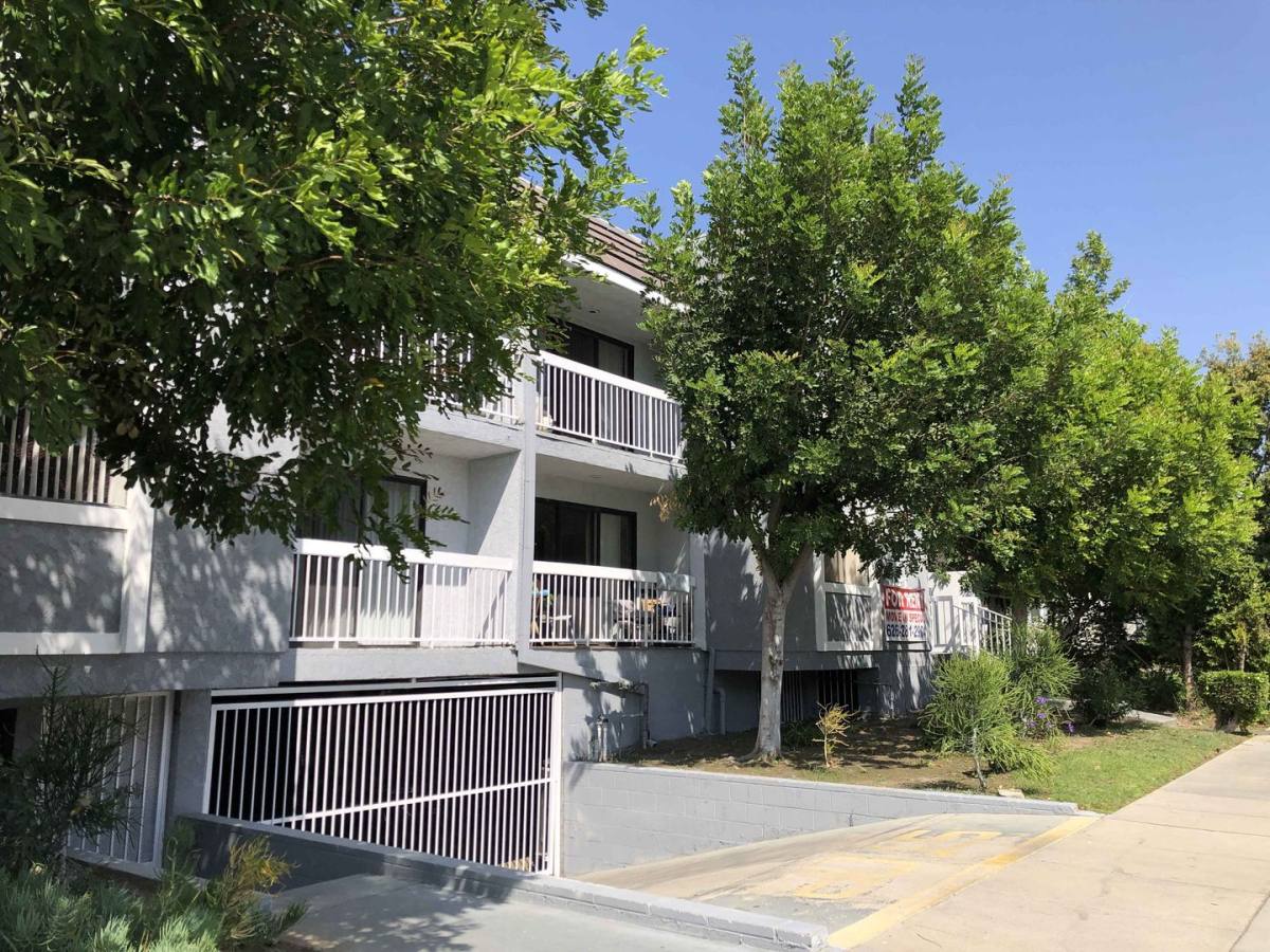 Apartment for rent at 309 E Elk Ave, Glendale, CA 91205