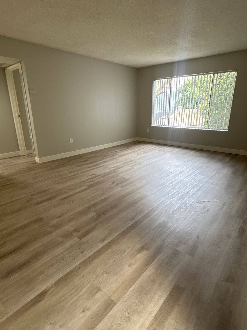 Apartment for rent at 309 E Elk Ave, Glendale, CA 91205