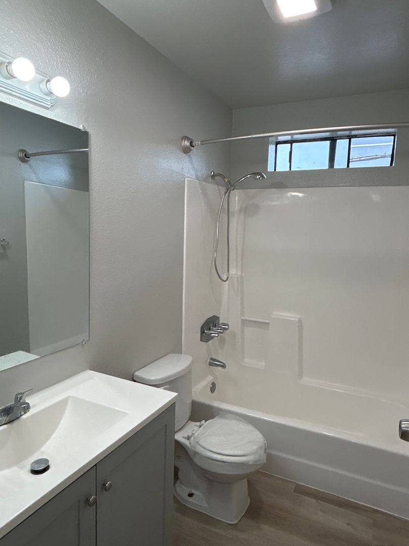 Apartment for rent at 309 E Elk Ave, Glendale, CA 91205