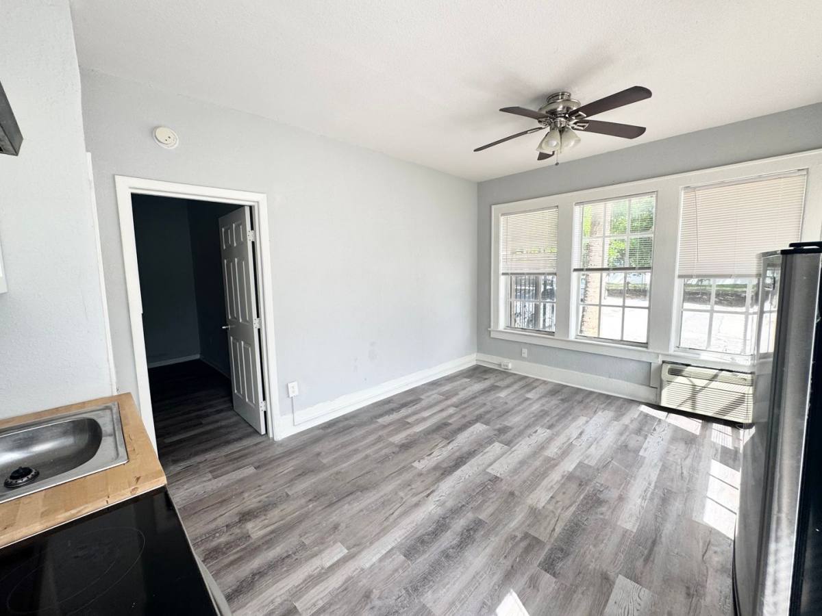 Apartment for rent at 704 Cordova Dr, Orlando, FL 32804