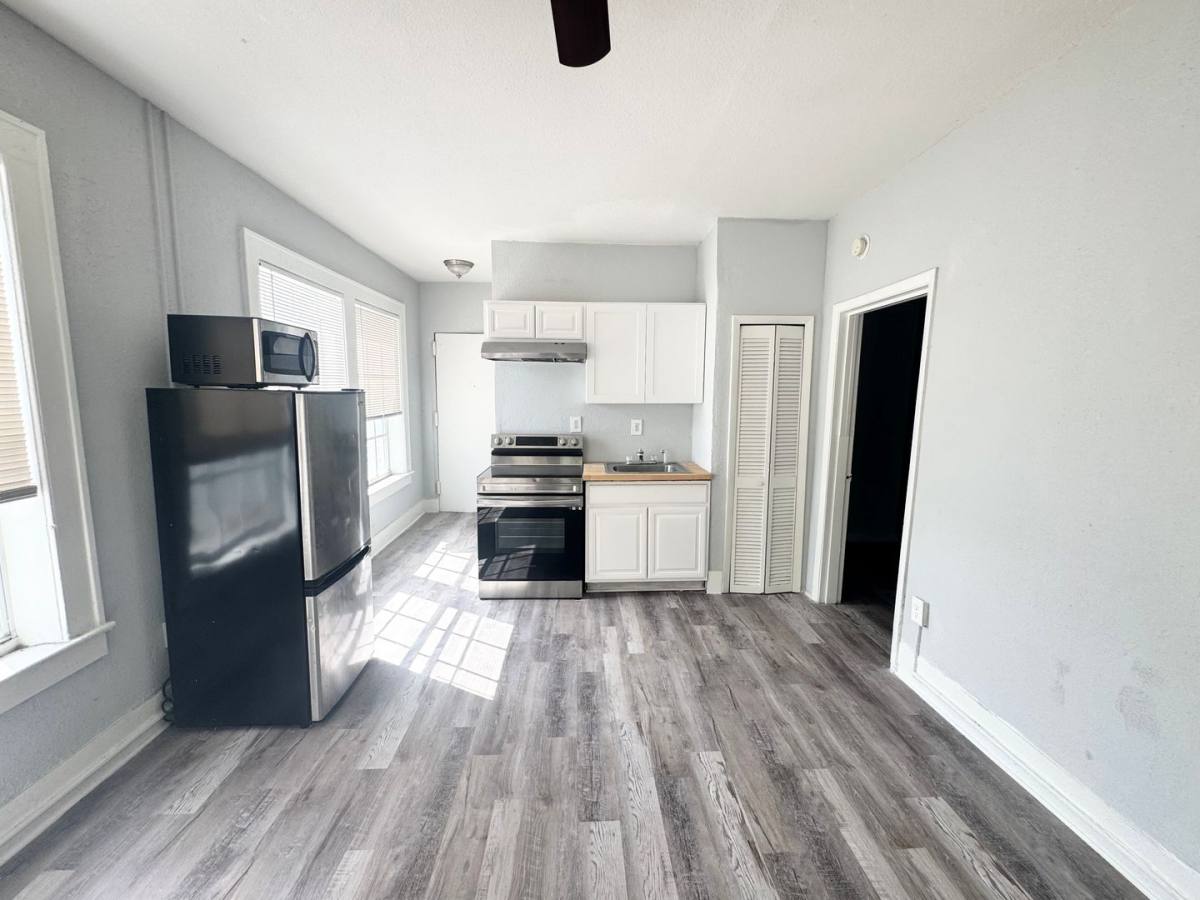 Apartment for rent at 704 Cordova Dr, Orlando, FL 32804