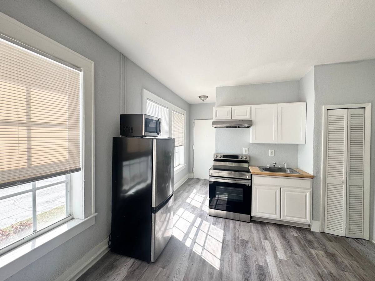 Apartment for rent at 704 Cordova Dr, Orlando, FL 32804