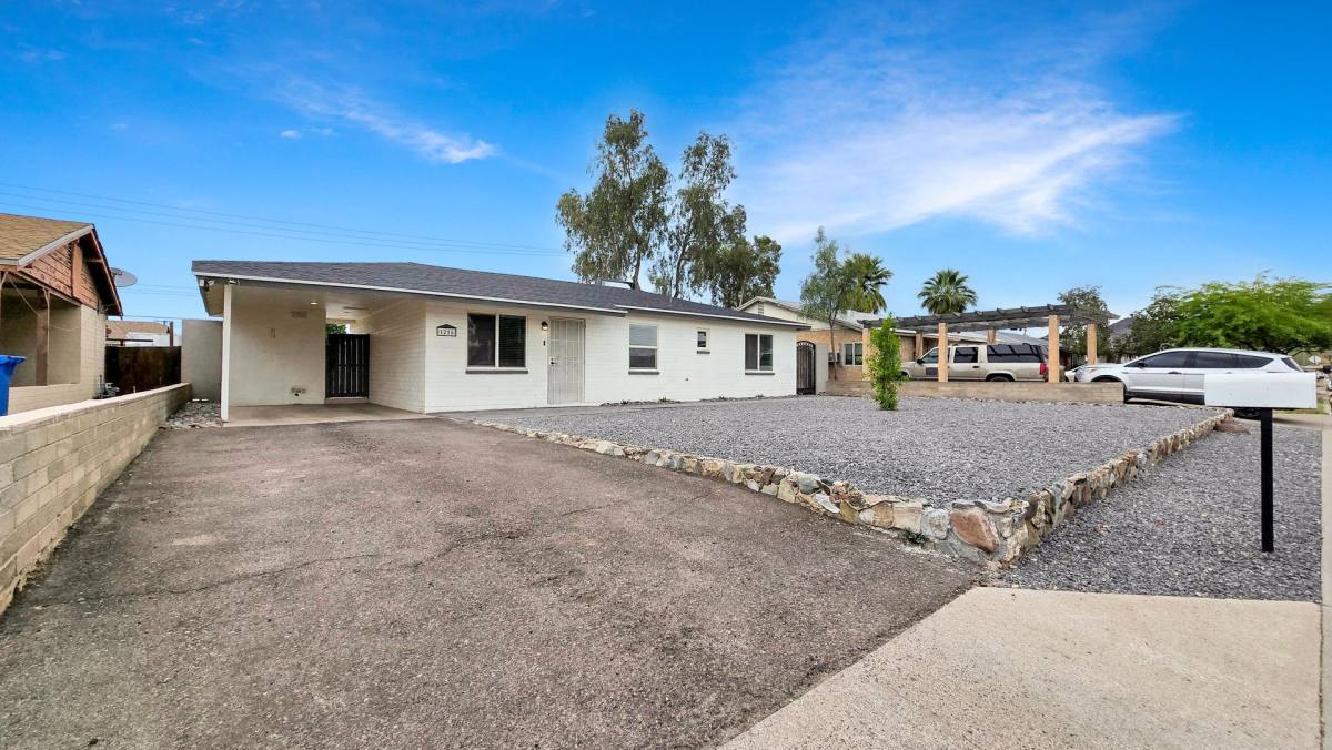 House for rent at 1216 E Desert Park Lane, Phoenix, AZ 85020