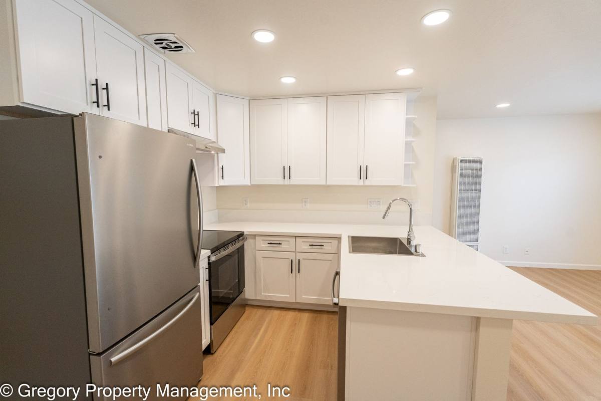 Apartment for rent at 1525 Schiller St, Alameda, CA 94501