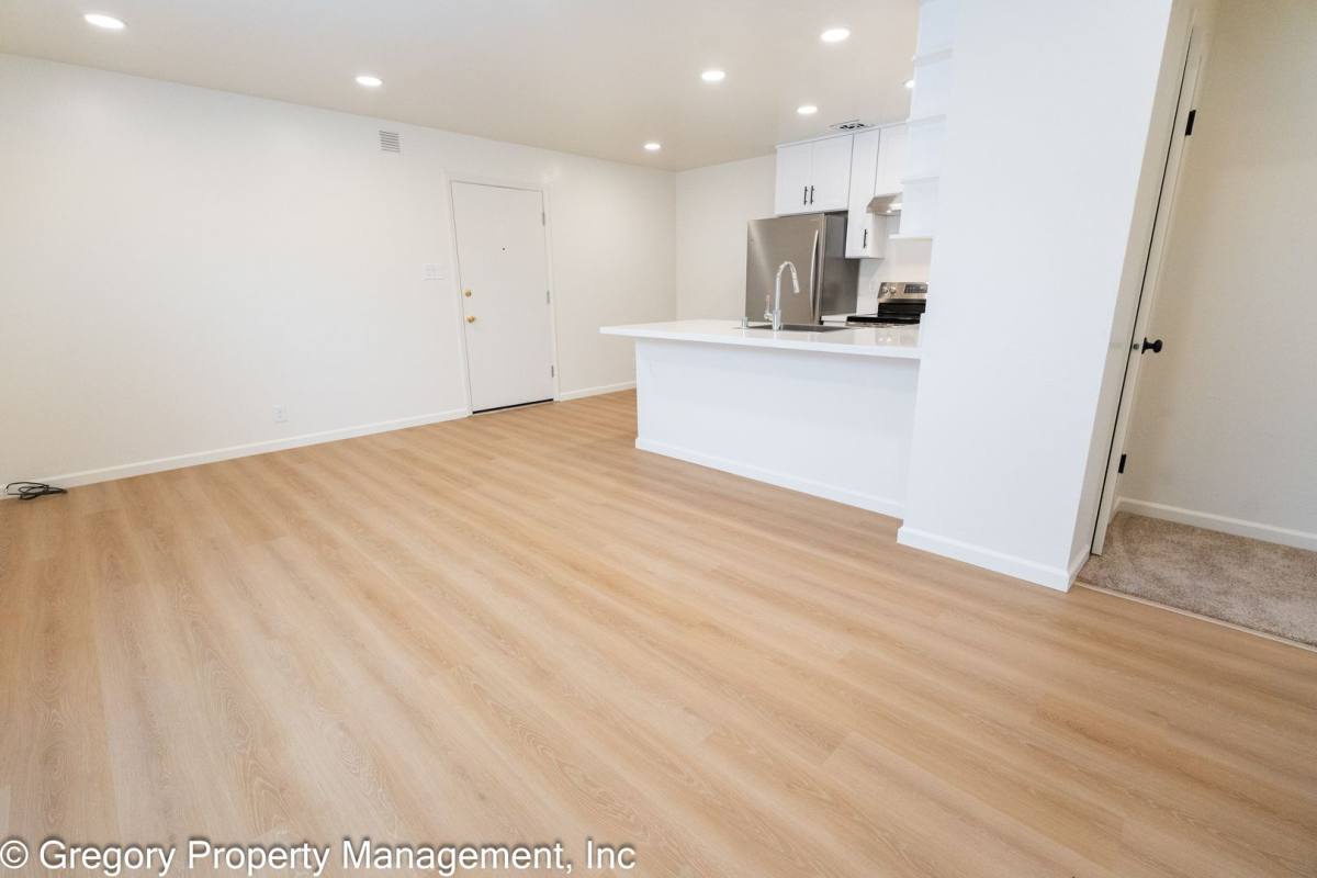 Apartment for rent at 1525 Schiller St, Alameda, CA 94501