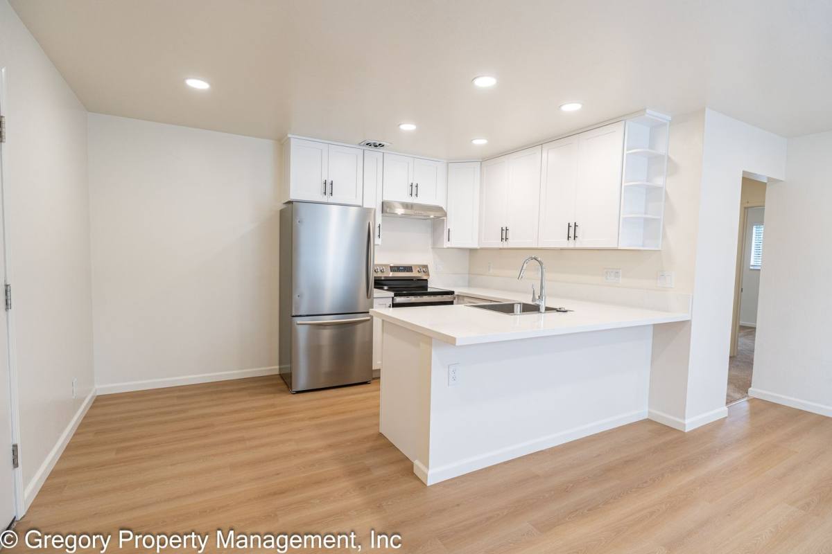 Apartment for rent at 1525 Schiller St, Alameda, CA 94501