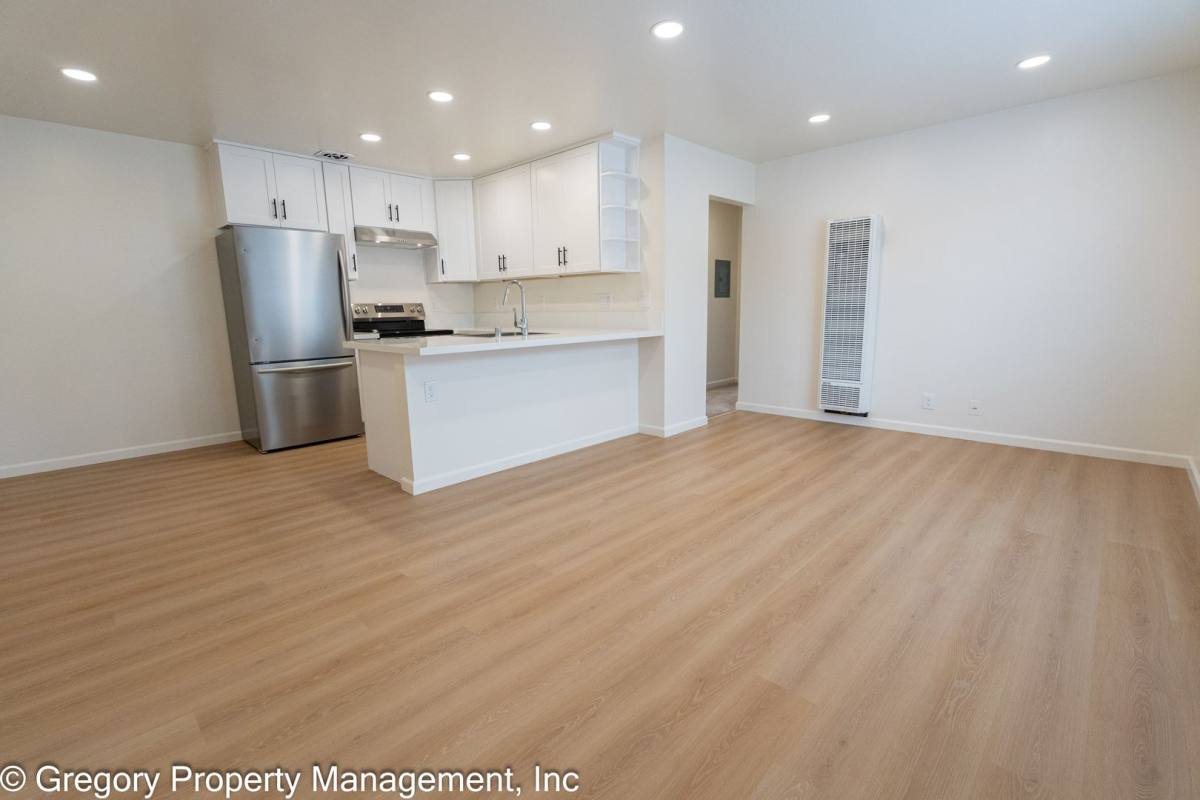 Apartment for rent at 1525 Schiller St, Alameda, CA 94501