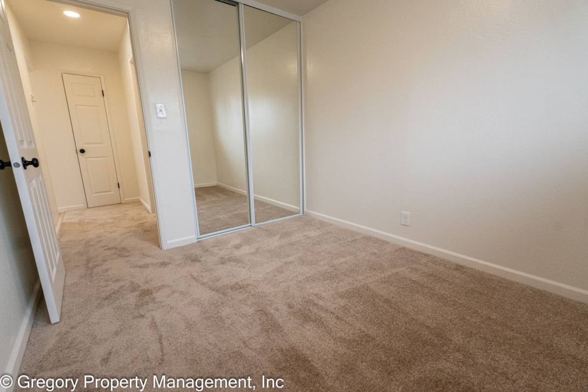 Apartment for rent at 1525 Schiller St, Alameda, CA 94501