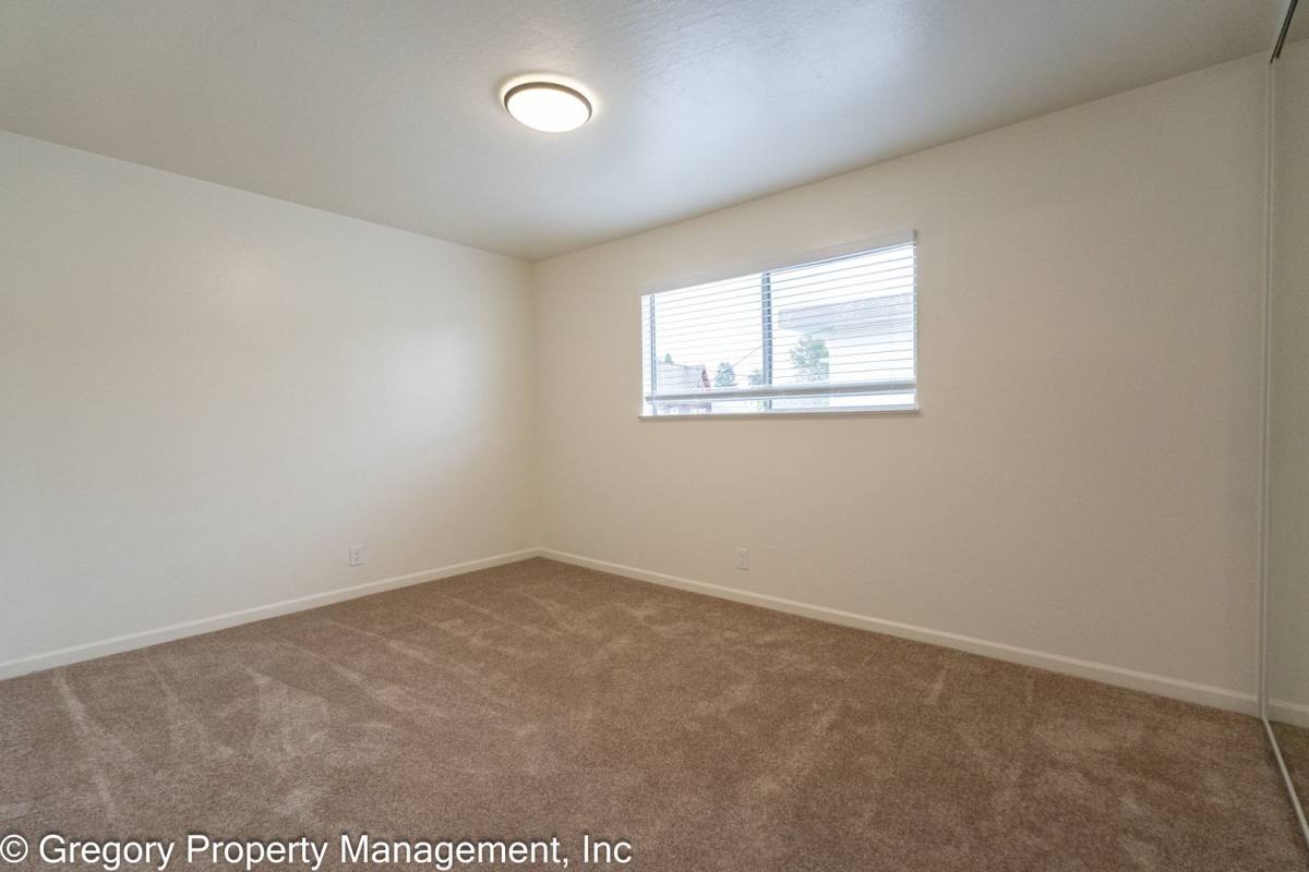 Apartment for rent at 1525 Schiller St, Alameda, CA 94501