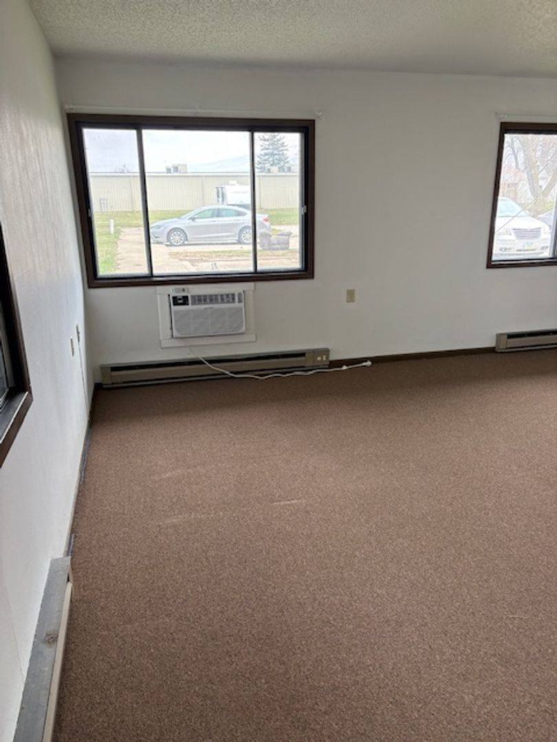 Apartment for rent at 209 Estelle St, Dysart, IA 52224