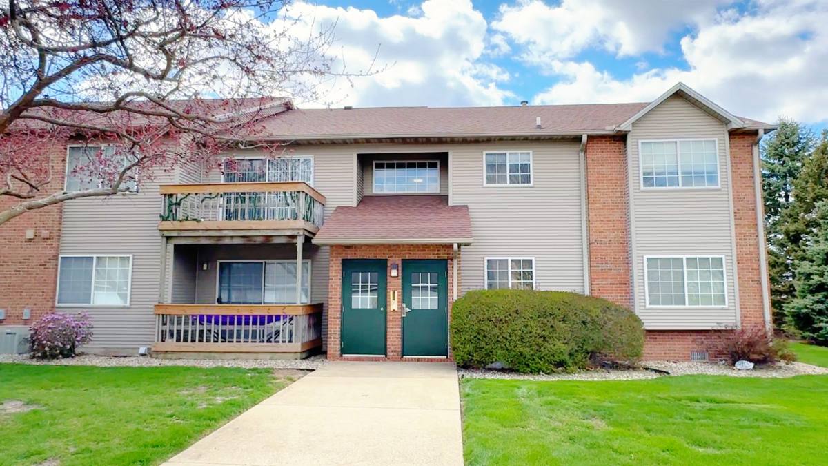 Apartment for rent at 1203 Wesley Ave, Savoy, IL 61874