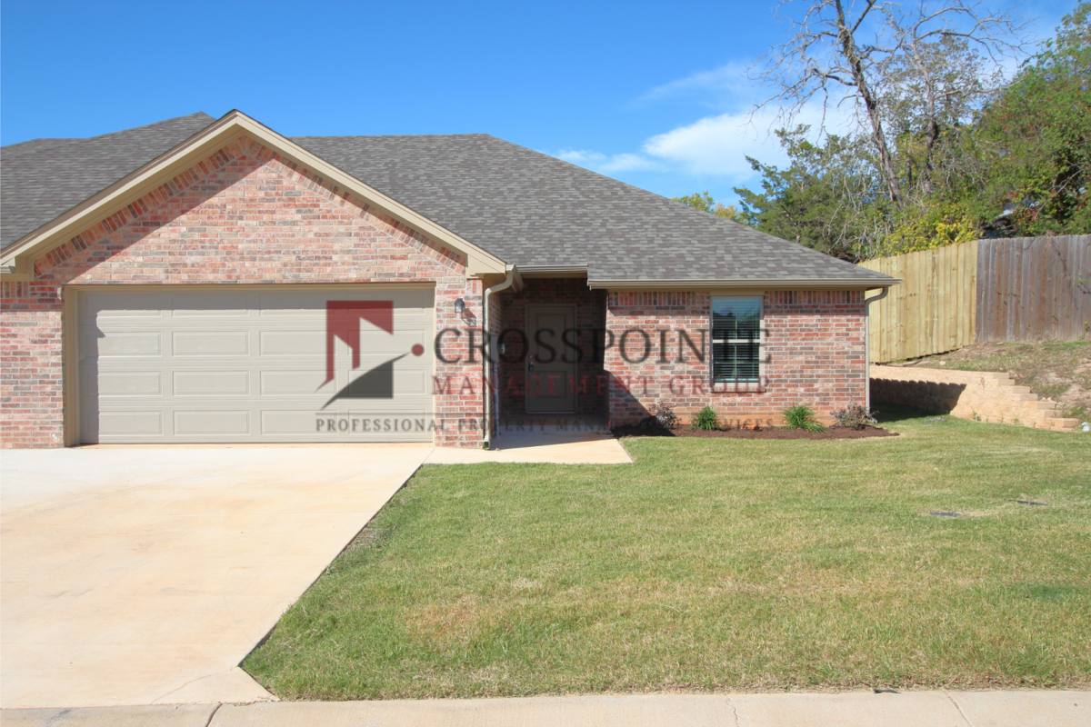 Townhouse for rent at 6024 Villa Rosa Way, Tyler, TX 75707