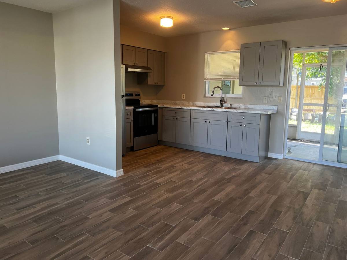 House for rent at 556 Briarwood Rd, Venice, FL 34293