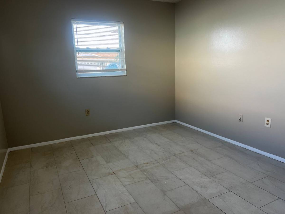 House for rent at 556 Briarwood Rd, Venice, FL 34293