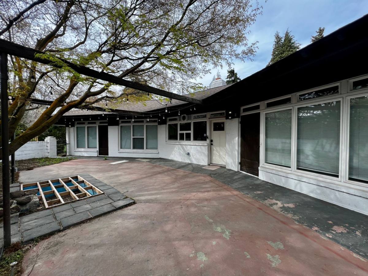House for rent at 416 S 23rd Ave, Yakima, WA 98902