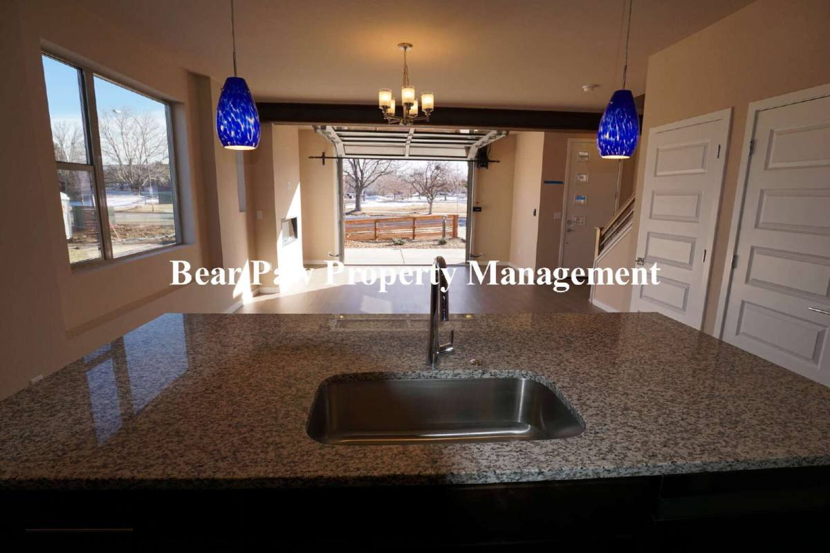 Townhouse for rent at 4005 S Teller St, Denver, CO 80235