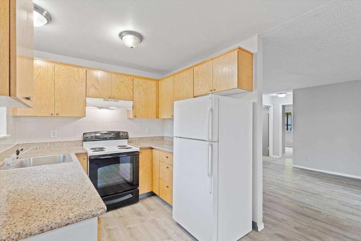 Apartment for rent at 13801-13865 SE Stark, Portland, OR 97233