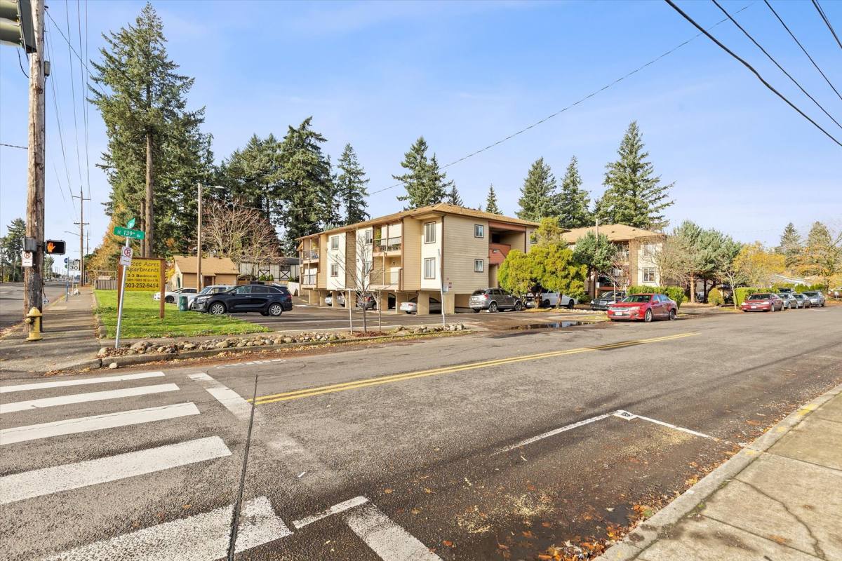 Apartment for rent at 13801-13865 SE Stark, Portland, OR 97233