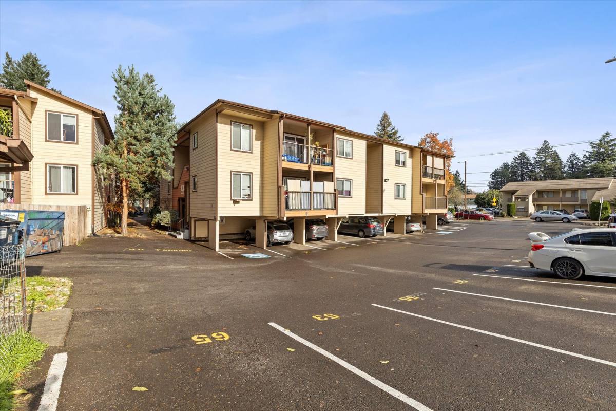Apartment for rent at 13801-13865 SE Stark, Portland, OR 97233