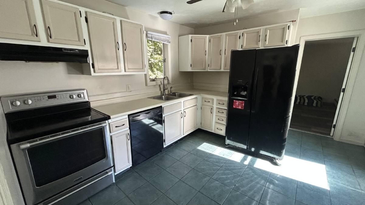 Apartment for rent at 23A Brook St, Sanford, ME 04073