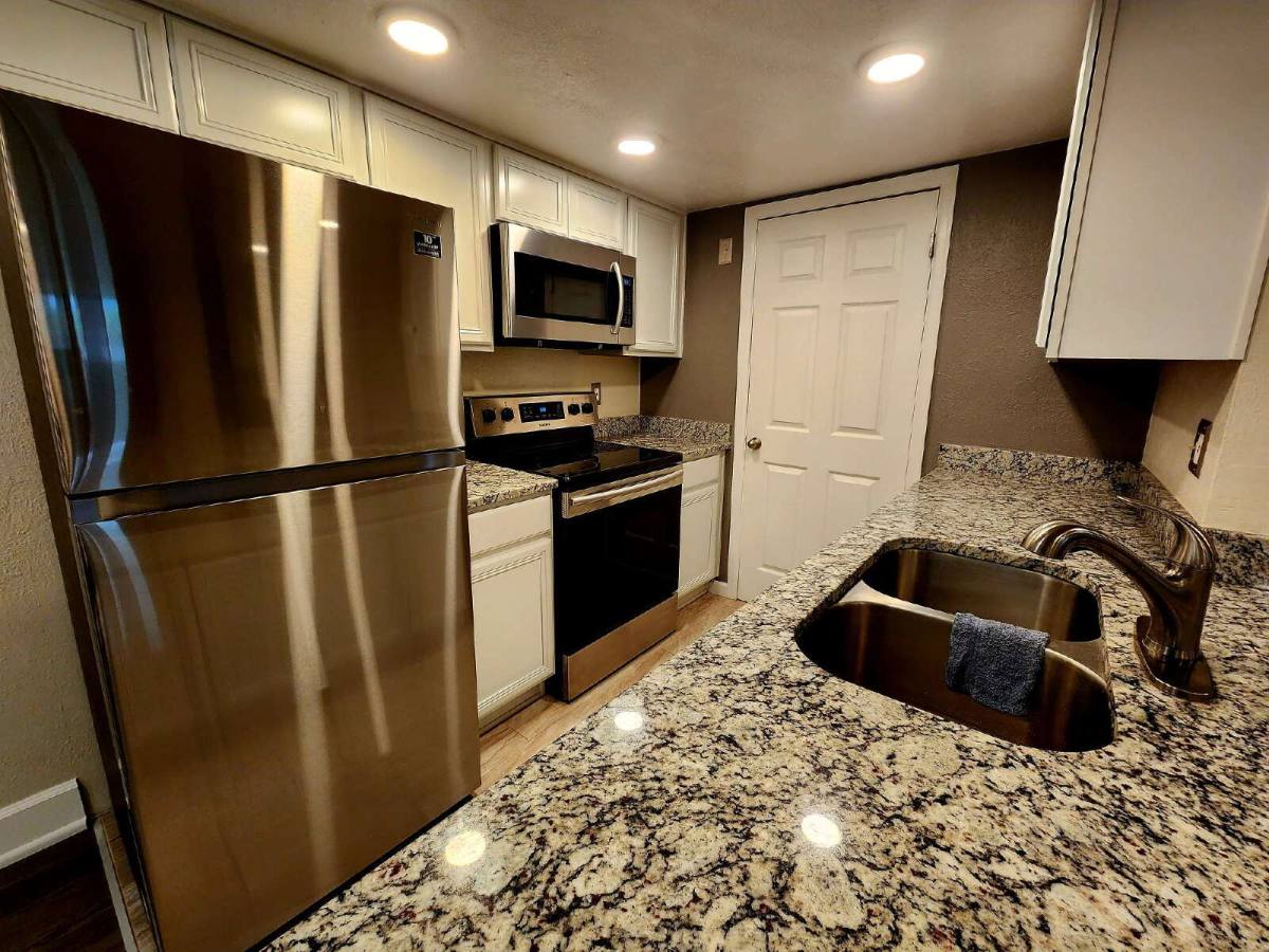 Apartment for rent at 8376 S Upham Way #B105, Littleton, CO 80128