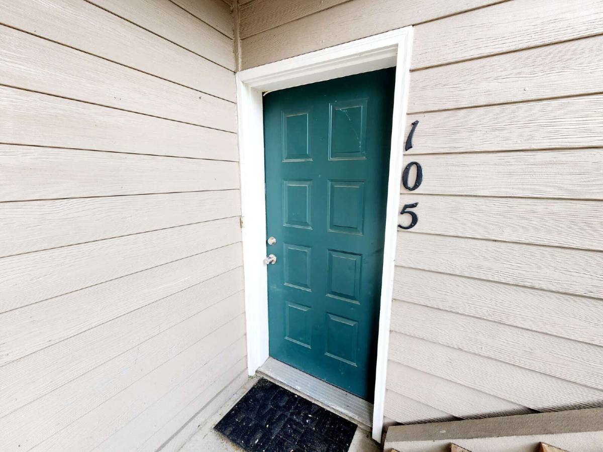 Apartment for rent at 8376 S Upham Way #B105, Littleton, CO 80128