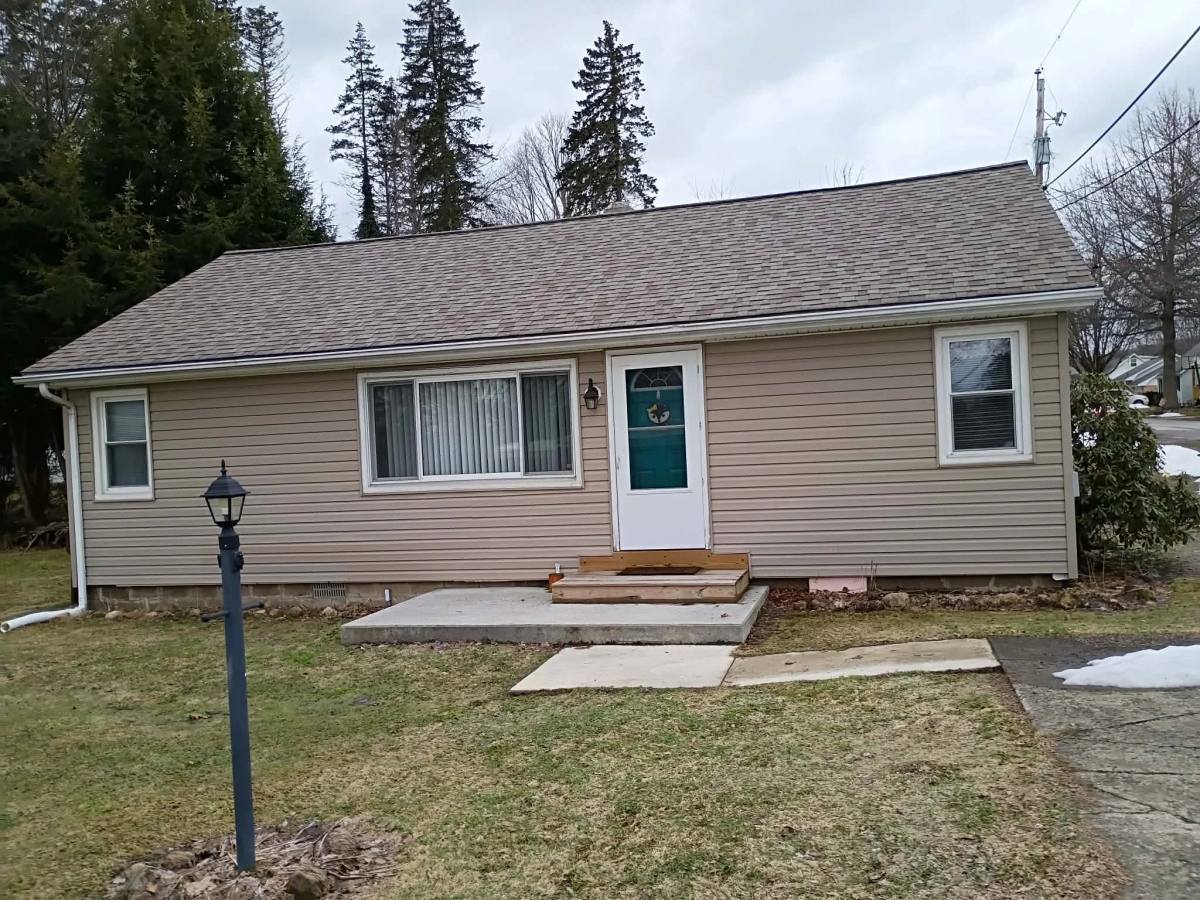 House for rent at 209 Walnut St, Edinboro, PA 16412