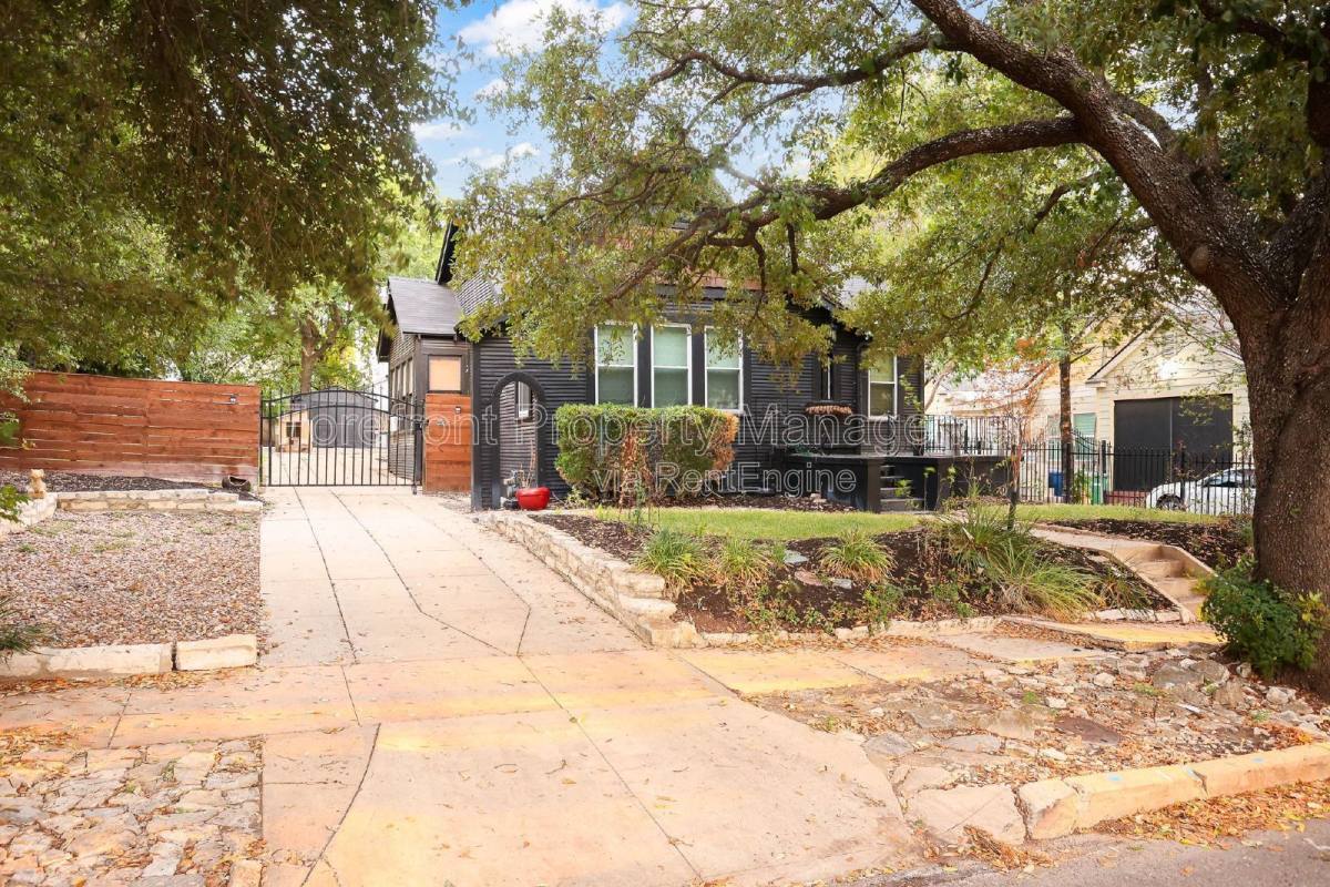 House for rent at 418 W Rosewood Ave, San Antonio, TX 78212