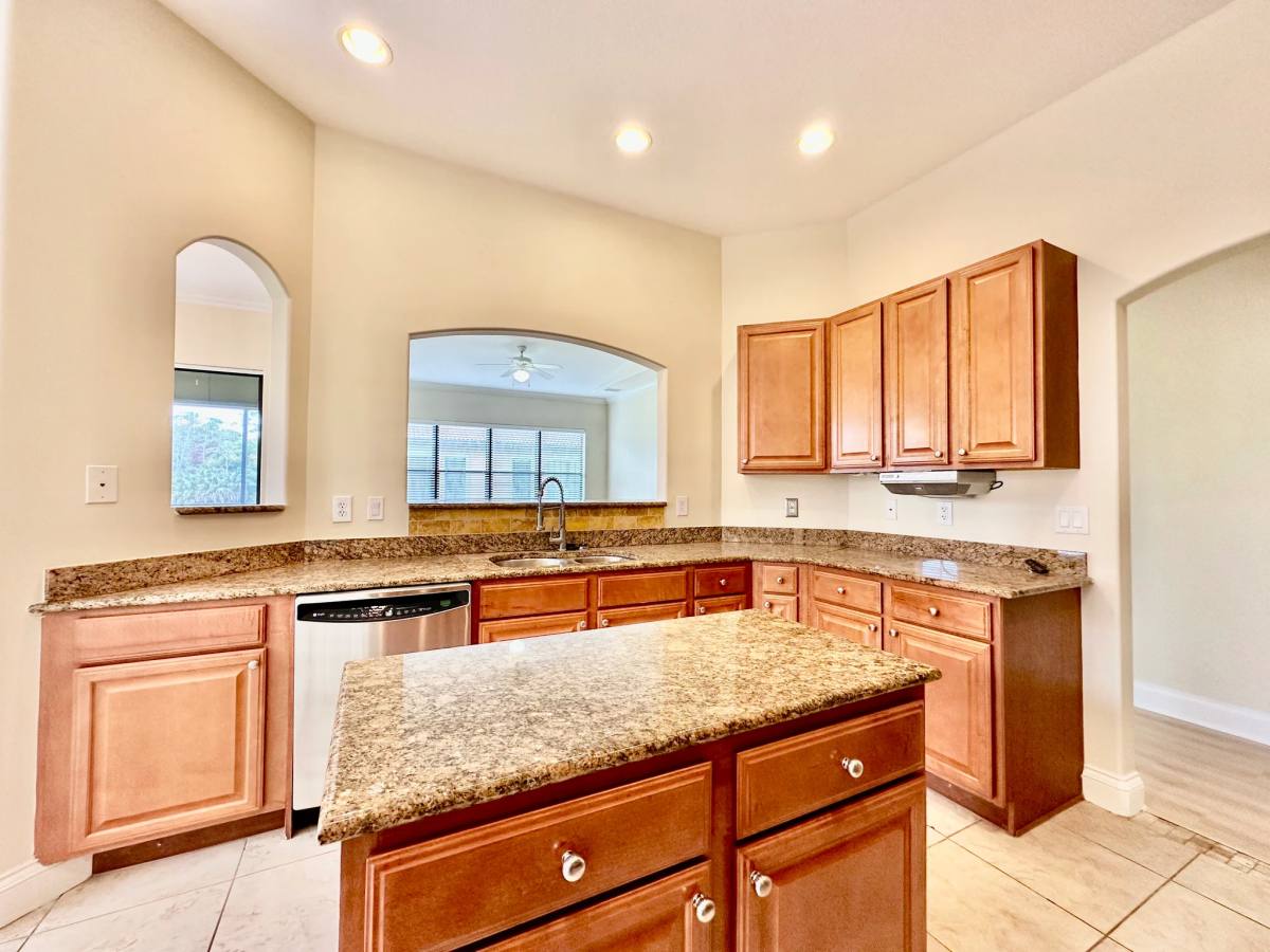 Townhouse for rent at 1303 Verde Dr #1603, Naples, FL 34105