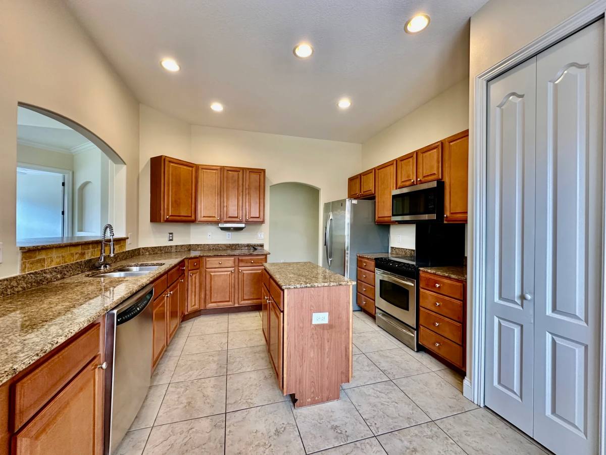 Townhouse for rent at 1303 Verde Dr #1603, Naples, FL 34105