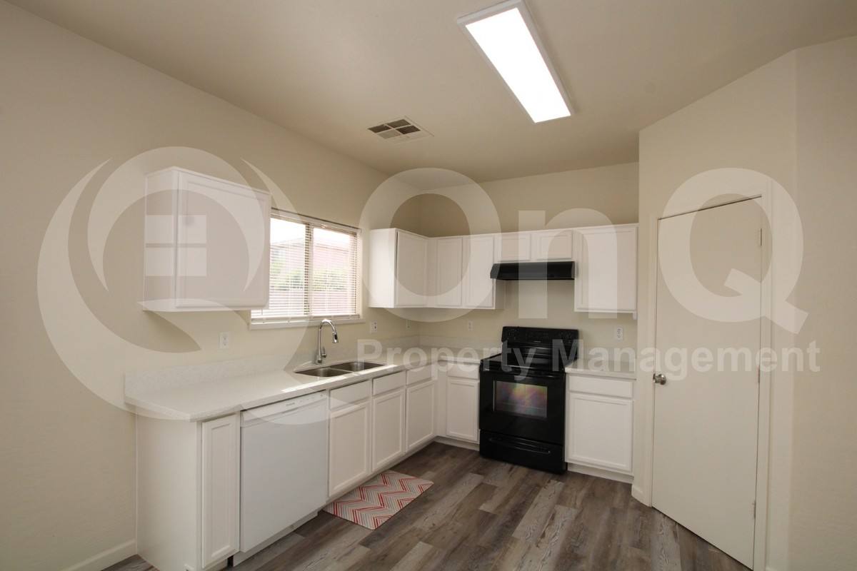 House for rent at 615 E Cody Dr, Phoenix, AZ 85040