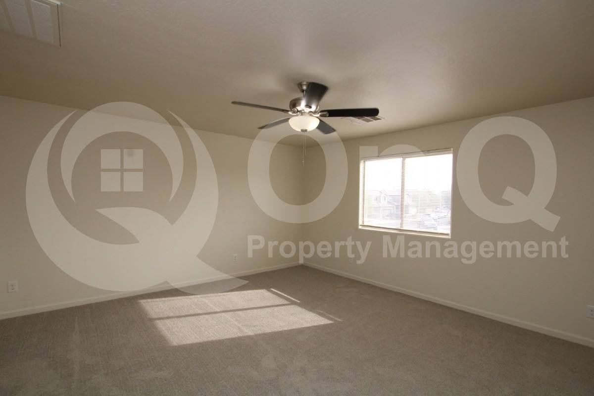 House for rent at 615 E Cody Dr, Phoenix, AZ 85040