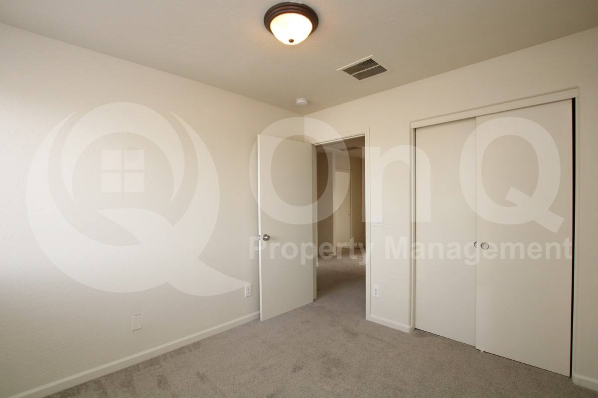 House for rent at 615 E Cody Dr, Phoenix, AZ 85040