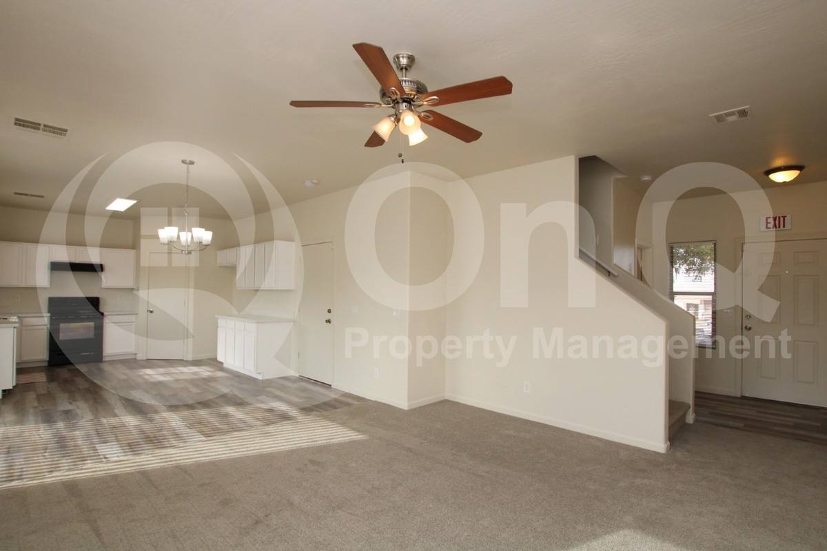 House for rent at 615 E Cody Dr, Phoenix, AZ 85040