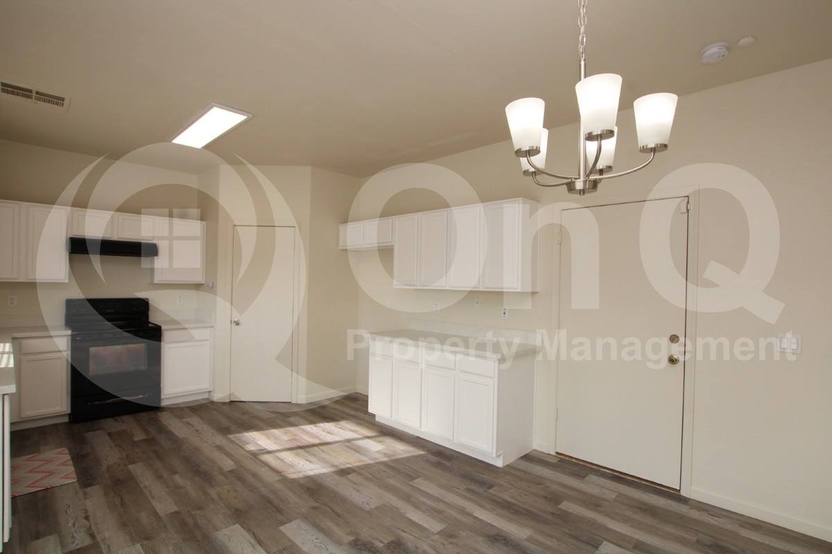 House for rent at 615 E Cody Dr, Phoenix, AZ 85040