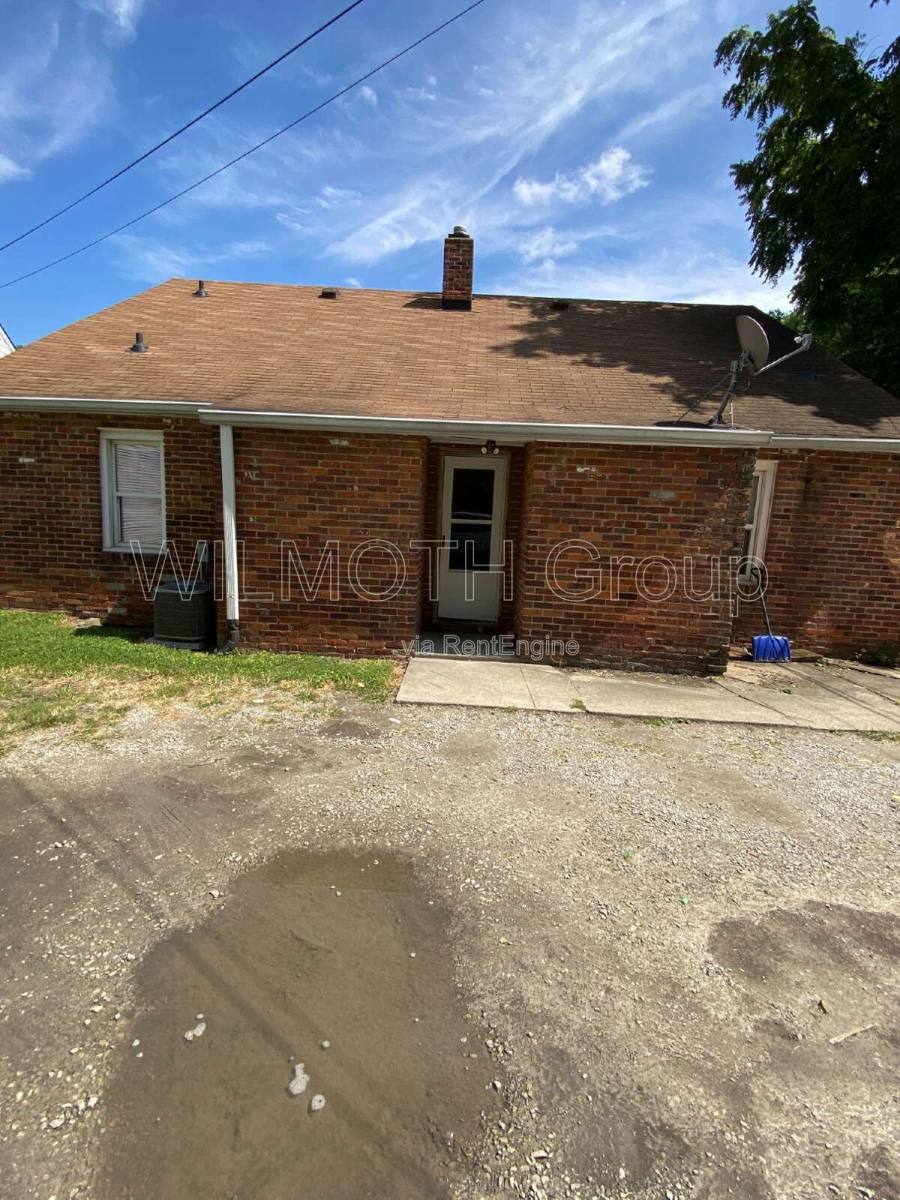 House for rent at 3095 Central Ave, Anderson, IN 46012