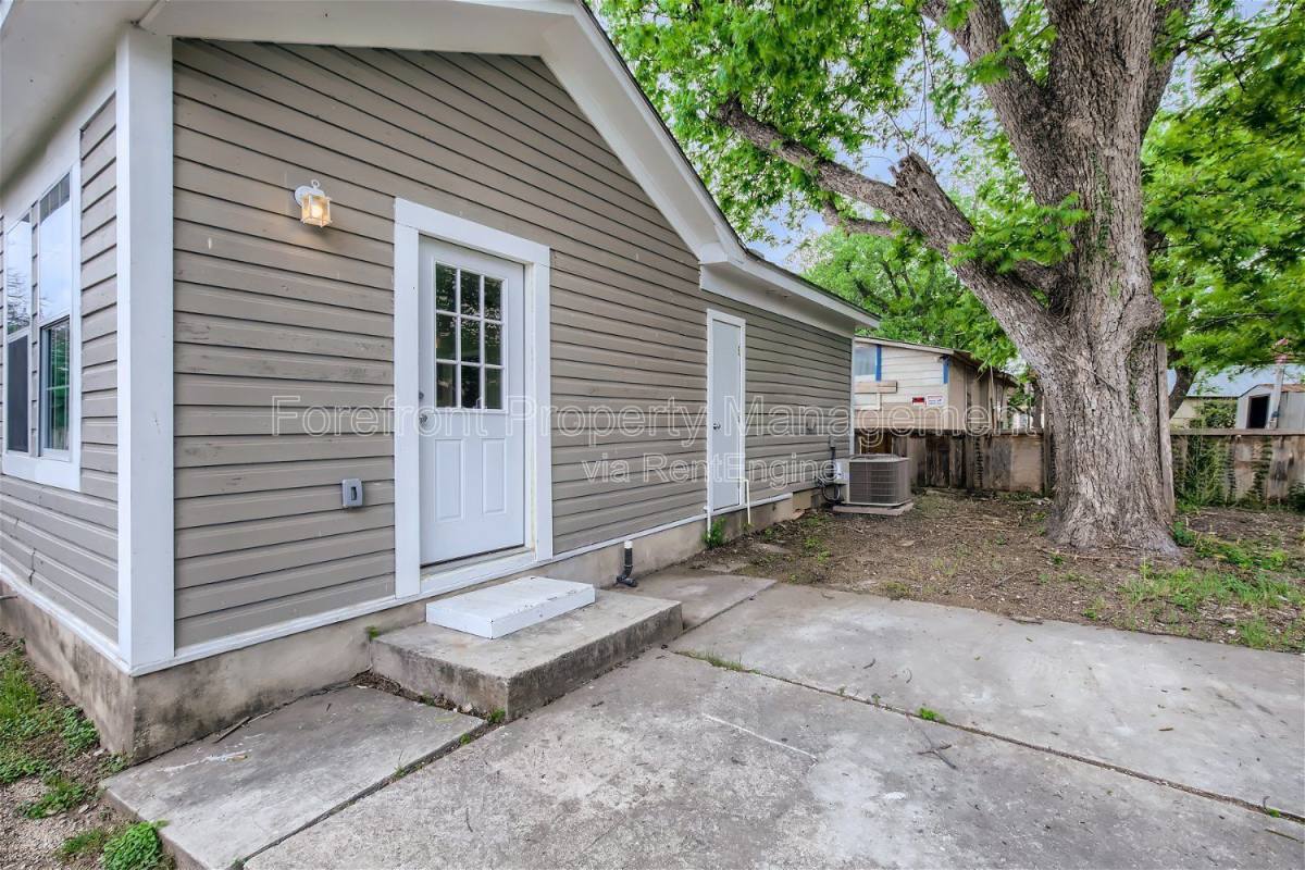 House for rent at 517 Hicks Ave, San Antonio, TX 78210