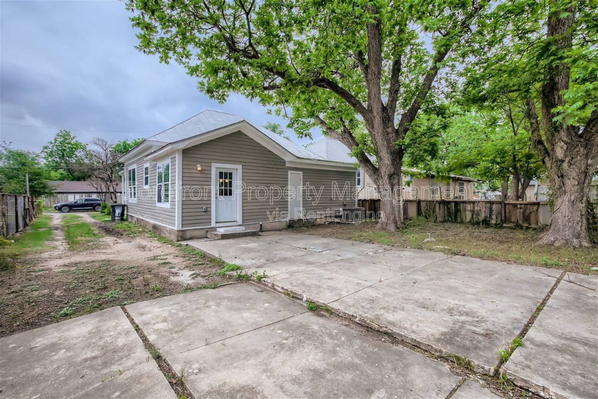 House for rent at 517 Hicks Ave, San Antonio, TX 78210