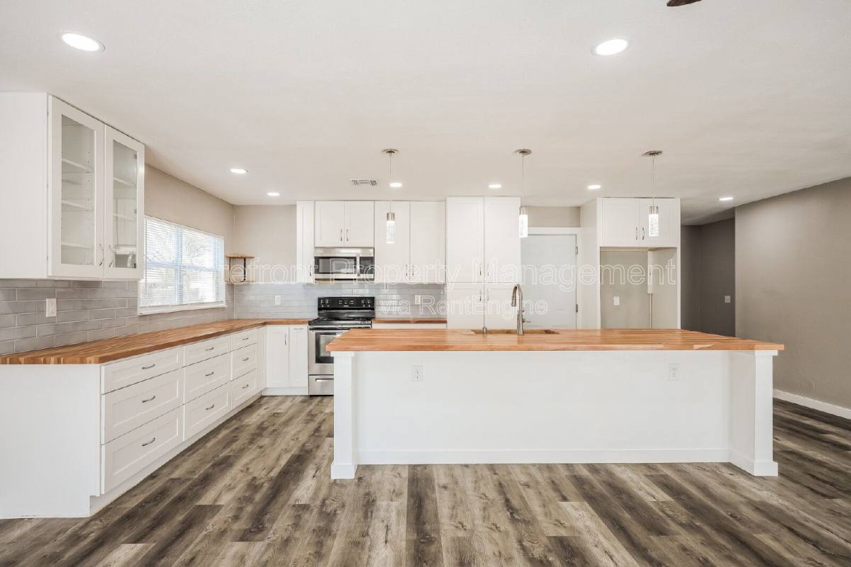 House for rent at 7030 Settlers Ridge, San Antonio, TX 78238
