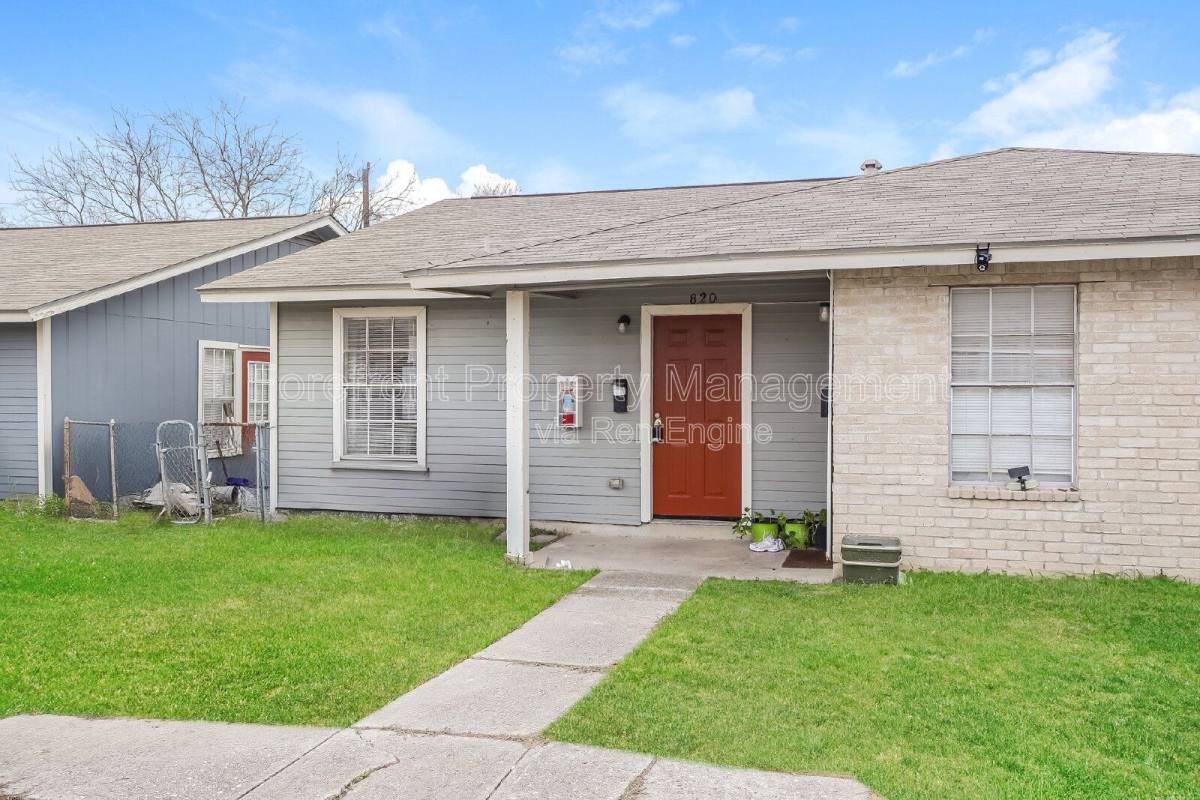 House for rent at 820 W Olmos Dr, San Antonio, TX 78212