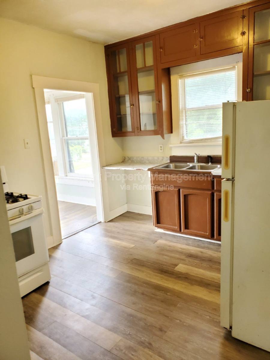 Apartment for rent at 1822 N Olive St #3, San Antonio, TX 78208