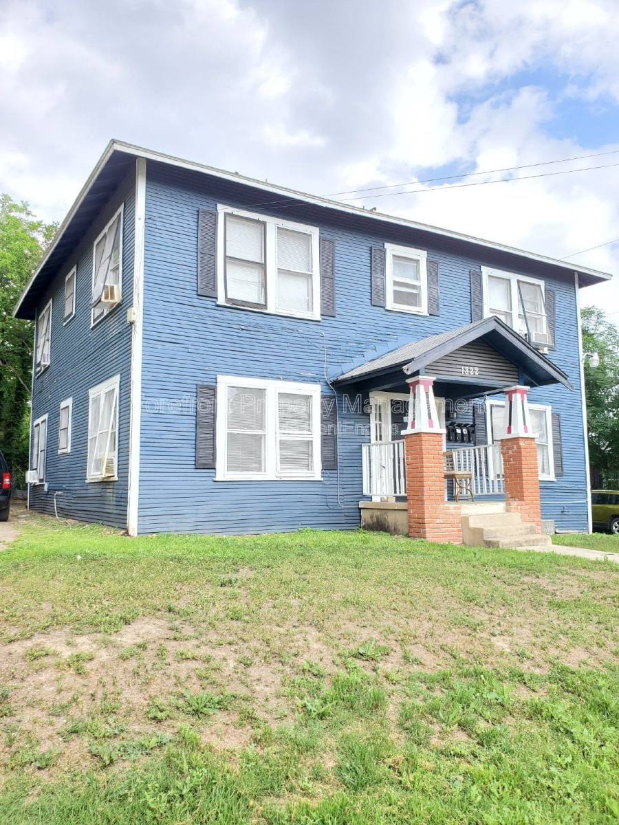 Apartment for rent at 1822 N Olive St #3, San Antonio, TX 78208