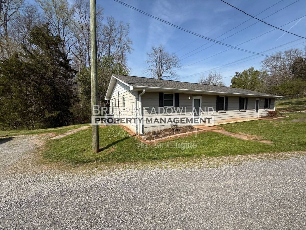 Apartment for rent at 5200 John Hall Rd #G, Knoxville, TN 37920