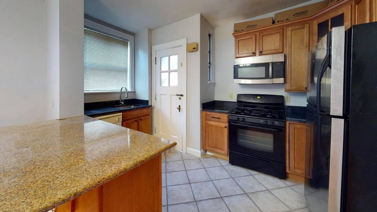 Apartment for rent at 331 Bryant Ave #2, Cincinnati, OH 45220